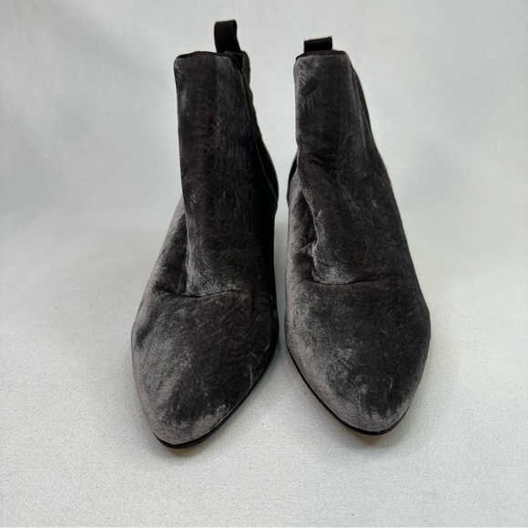 Sixtyseven Anthropologie Smoky Gray Velvet Floral Embossed Ankle Boots 6.5 - Picture 2 of 16